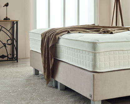 Compleet beige LaVida Boxspring set met 5-zone pocketmatras en geïntegreerde topper voor ultiem comfort