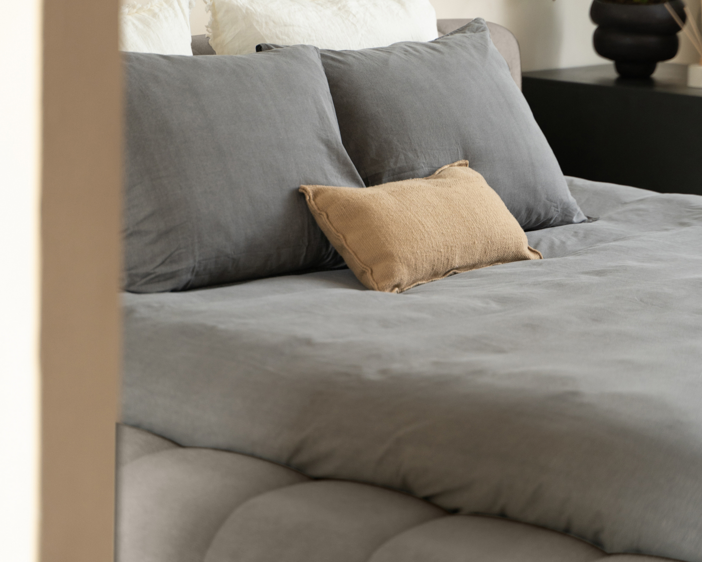 Adore Capuccino Deluxe bed - Modern laag zweefbed - Nº16- Desert Taupe