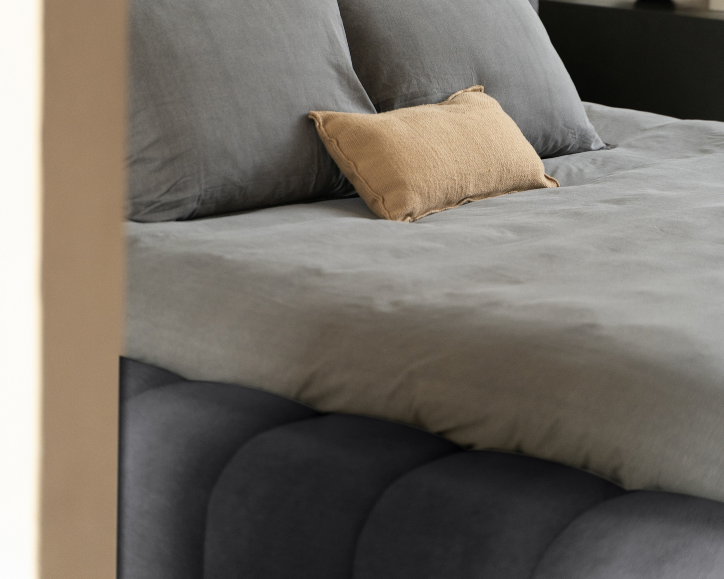 Adore Deluxe bed - Modern laag zweefbed - Nº18- Charcoal Gray